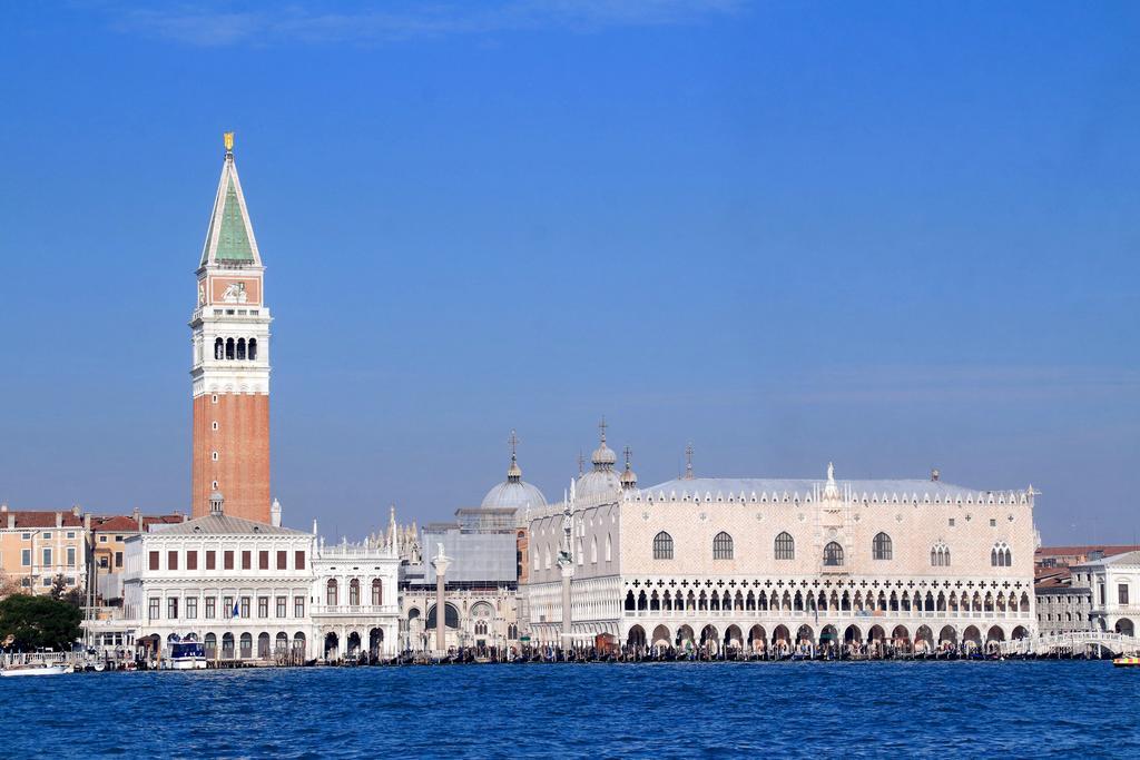 Charmsuite Palladio Венеция Стая снимка